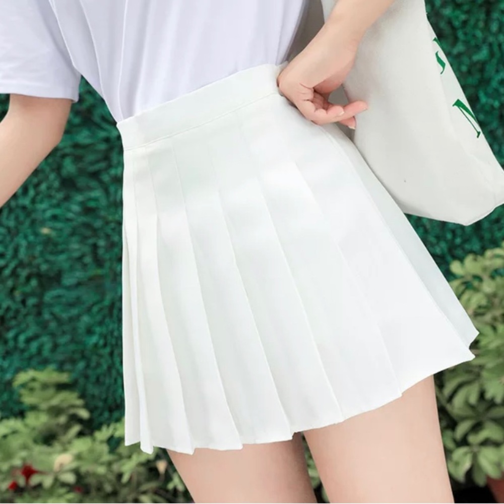 Pleated White Skirt w/ Shorts Underneath!